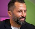Bild: Sven Hoppe/dpa
Hasan Salihamidzic, Sportvorstand des FC Bayern, hat sich für seine Transferaktivitäten in diesem Sommer die Note 1 verdient.