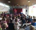 Bild: sei
Die Kinder waren von der Show des "Zauberers vom Hexenberg" begeistert.