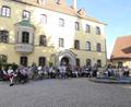 Bild: ils
Zur Abendserenade im Schlosshof Wildenreuth spielten die Flötengruppen aus Krummennaab und Wildenreuth, der Posaunenchor Wildenreuth und Kirchendemenreuth, der Projektchor sowie der Kinderchor der Steinwaldregion auf.