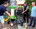 Bild: R. Kreuzer
Die Geräteschau beim Tag der offenen Containertür der Siedlergemeinschaft Bechtsrieth-Trebsau kommt gut an. Von links: Gerätewart Thomas Gebhardt, Bürgermeister Markus Ziegler, Sepp Scheidler und Vorsitzender Gerhard Scharl (rechts).