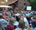 Bild: ü
Da ging die Post ab beim 35. Geburtstag der Beppo Johnson Lio Band am Samstag in Schweinmühle (Windischeschenbach). Hunderte Fans und Festbesucher wollten sich den stimmungsvollen Auftritt einer der beliebtesten Bands der Region nicht entgehen lassen. Fotos