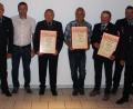 Bild: hme
Besondere Ehrungen gab es bei der Feuerwehr Neuersdorf (von links): Erster Kommandant Helmut Böhm, Zweiter Bürgermeister Uwe Bergmann, Ehrenmitglied Johann Braun, Heinrich Zimmermann (50 Jahre Vereinstreue ), Ehrenmitglied Johann Paulus, Zweiter Kommandant Christian Heindl und Erster Kommandant Berthold Heindl.