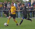Bild: Gebert
Mit dem Schlagerspiel gegen Bezirksliga-Absteiger FC Tirschenreuth startet der TSV Konnersreuth am Freitag in die neue Kreisliga-Saison. In der vergangenen Saison verpassten die Konnersreuther als Vizemeister den Aufstieg. Das Bild zeigt eine Szene aus dem mit 3:5 nach Elfmeterschießen verlorenen Relegationsspiel gegen den SV Poppenreuth (rechts der Konnersreuther Jonas Baumgärtner).
