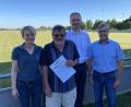 Bild: CSU-Ortsverband Ensdorf/exb
Hans Babl (Zweiter von links) ist seit 50 Jahren bei der CSU. Dazu gratulierten (von links) Sabine Müller, Harald Schwartz und Klaus Hernes.