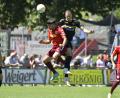 Archivbild: Ziegler
Felix Weber (rechts, im Duell mit Charalambos Makridis von Jahn Regensburg) und die SpVgg Bayreuth gastieren am Dienstag im bayerischen Toto-Pokal bei der SV Grafenwöhr.