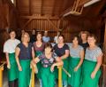 Bild: OGV Angfeld/exb
Alle OGVler packen in Angfeld mit an, um Gästen Pizza und Zwiebelkuchen zu servieren.