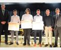 Bild: Kunz
Sie freuen sich über den Förderpreis der Hans-Scholl-Realschule: (von links) Schulleiter Michael Meier, Luka Zimmermann, Robin Weiß, Malte Heuer, Fördervereinsvorsitzender Martin Stich und Konrektor Christopher Kick.