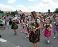 Bild: phs
Die Wagen und Teilnehmer am großen Festzug in Kirchendemenreuth am Sonnntagnachmittag bieten ein farbenprächtiges Bild.