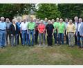 Bild: jr
Eine ganze Reihe von Mitgliedern ehrte die Siedlergemeinschaft Konnersreuth bei ihrer 50-Jahr-Feier. Im Bild die Geehrten mit (von rechts) Bürgermeister Max Bindl und dem Stellvertretenden Bezirksvorsitzenden Arthur Weber sowie dem Kreisvorsitzenden Otmar Zeitler (Zweiter von links) und dem Ortsvorsitzenden Andreas Malzer (Siebter von links).