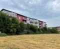 Bild: fphs
Die Bewohner des Gebäudes Martin-Luther-Straße 6/8 (Bild) in Waldershof befürchten eine starke Beschattung der Südseite ihrer Wohnungen.