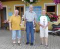 Bild: VdK Bad Neualbenreuth/exb
Die Sieger des Turniers, (von links) Helmut Krämer (1. Platz), aus Plößberg, Reinhard Dörrschmidt (3. Platz) aus Mitterteich sowie Manfred Otto (2. Platz) aus Bad Neualbenreuth.