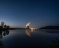Bild: Armin Weigel/dpa
Wasserdampf steigt aus dem Kühlturm vom Atomkraftwerk Isar 2. bei Landshut.