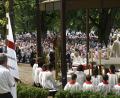 Archivbild: Petra Hartl
Bischof Rudolf Voderholzer aus Regensburg predigt bei der Pontifikalmesse 2019 am Annaberg-Freialtar. Dieses Jahr sind drei Frauen als Prediger eingeladen.