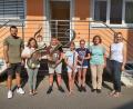 Bild: Laura Dietl/exb
Schüler und Ausbilder sind stolz auf ihren Erfolg: (von links) Prüfer Jonas Bäumler, Lucia Mayer, Philip Wenisch, Leonie Schuller, Milena Schicker, Ausbilderin Christa Polata und Prüferin Laura Dietl.