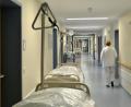 Archivbild: Petra Hartl
Bei 60 Mitarbeitern in Quarantäne wird am Klinikum Amberg allmählich das Personal knapp, um alle Corona-Patienten ausreichend versorgen zu können. Deshalb hat jetzt der Krisenstab Maßnahmen ergriffen.