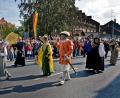 Bild: Gerwig-Kreis Waldsassen/exb
Bei historischen Festzügen (im Bild zur 875-Jahr-Feier 2008 in Waldsassen) stellte die Gerwig-Kreis-Gruppe die legendäre Gründung Waldsassens nach. Die Kostüme entsprechen den Bildern im Chorraum der Basilika.