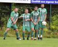 Archivbild: Hubert Ziegler
Die Köferinger Abwehrmauer in Alarmbereitschaft. Die Gäste aus Schnaittenbach waren in der vergangenen Saison mit 78 Toren treffsicherte Mannschaft in der Kreisliga Nord.