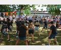 Bild: jr
Die Kinder der Grundschule Konnersreuth erhielten für ihre Aufführungen beim Schulfest viel Applaus von den zahlreichen Besuchern.