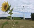 Bild: gri
Eine der beiden Bürger-Windkraftanlagen in Witzlricht. Die Räder drehen sich gut und werfen für die mehr als 200 Genossenschafter Gewinn ab.