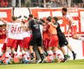 Bild: Matthias Balk
Der Jahn Regensburg schlägt den 1. FC Köln im Elfmeterschießen