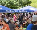 Bild: Regens Wagner Michelfeld/ Matthias Flierl/exb
Rund 2000 Menschen mit und ohne Behinderung feierten auf dem Regens Wagner Sommerfest in Michelfeld.