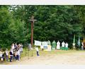 Bild: fvo
Den Gottesdienst beim Jugendtag am Freialtar am Fahrenberg bereichert auch (links) der Waldthurner Chor "Amicanti" mit Leiterin Manuela Grünauer.