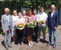 Bild: jpl
Zu einem gemeinsamen Foto versammelten sich die scheidenden Lehrkräfte samt Schulleitung, Vertretern des Elternbeirats und Schulverbandsvorsitzendem im Atrium der Fichtelnaabtal-Grundschule (von links): Bürgermeister Peter König (Neusorg), Konrektorin Sandra Schmidl, Kathrin Schneider, Sylvia Dagostin, Sonja Brunner-Rosner, Susanne Weiß, Nico Dümmelbeck und Rektor Alexander Köstler.