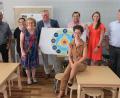 Bild: usc
Freuten sich über den 3. Platz in der Kategorie „Lokales Bündnis für frühe Bildung des Jahres" beim Deutschen Kita-Preis 2022 (von links): Klaus Herdegen (Firma Lüdecke), Sylvia Benjamin und Brigitte Netta (DigiMINTKids), OB Michael Cerny, Günther Koller (Caritasverband Amberg-Sulzbach), Anja Wurdack (OTH Amberg-Weiden), Karlheinz Brandelik (Wirtschaftsförderung Amberg) und (vorne) Yvonne Schieder (IHK Amberg).