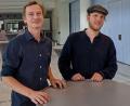 Bild: shl
Die Klimaschutzmanager Julian Hollstegge (links) und David Kienle erstellen für die Stadt Weiden ein Klimaschutzkonzept.