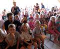 Bild: le
Mit einer großartigen Aufführung des Stücks „Esel Benjamin“ wartete zum Auftakt des Kinderferienprogramms im Kreislehrgarten Hermanns Kasperltheater aus Edeldorf auf. Es begeisterte über 190 Kinder. Der Erlös aus dieser Veranstaltung kommt der Aktion „Lichtblicke“ von Oberpfalz-Medien zugute.