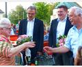 Bild: njn
65 Jahre übt Isabella Baier (links) den Orgeldienst in der katholischen Pfarrei aus. Dazu gratulierten ihr (ab Zweiter von links) Pfarrer Martin Besold, Pfarrgemeinderatsvorsitzender Holger Popp und Kirchenpfleger Alfons Meierhöfer.