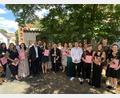 Bild: Seidl/exb
Die 2020 eingeführte generalistische Pflegeausbildung macht dieses Klassenfoto historisch. Diese 18 Altenpflegefachkräfte sind die "Letzten ihrer Art" aus der Caritas-Berufsfachschule für Pflege und Altenpflegehilfe in Sulzbach-Rosenberg.
