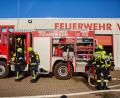 Bild: Höning/exb
Mitglieder der Feuerwehr Windischeschenbach legen verschiedene Leistungsabzeichen ab.
