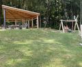 Bild: Josef Glas
Endlich steht auch der Pavillon: Nun kann das Toben am Kinderspielplatz "Schlossberg" so richtig losgehen.