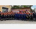 Bild: FFW Hohenthan/exb
Die erfolgreichen Feuerwehrleute mit den Schiedsrichtern Kreisbrandmeister Helmut Czepa (links), Wolfgang Fischer (Zweiter von rechts) und Ehrenkreisbrandmeister Wilhelm Horn (rechts) sowie Kommandant Marco Frank (Dritter von rechts).