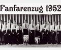 Bild: Archiv u
In der Uniform der Kolpingjugend trat der Fanfarenzug am 1. Mai 1952 erstmals öffentlich auf dem Hirschauer Marktplatz auf. Von links: Heribert Fleischmann, Rainer Meergans, Albert Fink, Anton Graf, Adolf Birner, Karl Winter, Josef Uschold, Sigfried Lösch, Hans Grill, Ludwig Berger, Eduard Brem und Hermann Gebhard.