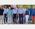 Bild: Gerhard Reiml/exb
Helga Reimer (links) und Simon Rosner (Vierter von links) vom Leitungsteam ehrten zusammen mit Präses Emmanuel Ogbu (Zweiter von links) langjährige Mitglieder für deren Treue zur Kolpingsfamilie.
