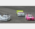 Bild: gf
Die Klasse Tamiya TT01 ist eine kostengünstige Jugend- oder Einsteigerklasse, trotzdem legen die leichten Rennwagen ordentliche Geschwindigkeiten vor. In den engen Kurven geht es gehörig zur Sache.