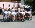 Bild: egl
Der Bierkastentanz darf bei der Kirwa in Lengenfeld nicht fehlen.