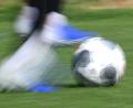 Bild: Patrick Seeger/dpa
Bei einem Revanche-Foul abseits des Spielgeschehens hat ein 29-Jähriger seinem Gegenspieler den Knöchel gebrochen. Die Unsportlichkeit wird ein Fall für die Justit.