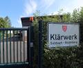 Bild: Wolfgang Steinbacher
Das Klärwerk verbraucht zwischen 3000 und 4000 kWh Strom am Tag. Eine eigene PV-Anlage am Dach des Maschinenhauses könnte mithelfen, den Eigenbedarf zu decken.