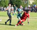 Archivbild: Gebert
Der SV Mitterteich empfängt am Mittwoch den SC 04 Schwabach. Das Bild zeigt SVM-Torwart Tim Lauterbach (rechts) bei einer Abwehraktion im Heimspiel gegen den FC Vorwärts Röslau (2:0).
