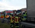 Bild: dob
Ungebremst krachte eine Mercedes-Fahrerin aus Vohenstrauß in einen vor ihr fahrenden tschechischen LKW. Die Frau erlitt mittelschwere Verletzungen.