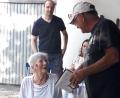 Bild: rha
Die ehemalige Dirigentengattin Ilse Sikorski freut sich an ihrem 99. Geburtstag über das Ständchen des Musikvereins Vilseck.