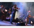 Bild: Andrea Herdegen/fph
Rissen die Fans mit ihren energiegeladenen Balkan-Beats von den Sitzen: Django 3000 beim Konzert auf der Luisenburg.