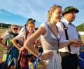 Bild: Christopher Dotzler
Lukas Balk alias Balu und Theresa Malitzke (vorne) führen die Kirwaleute als neues Oberkirwapaar an.
