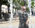Bild: Gabi Schönberger
Der Brunnen in der Altstadt von Weiden bietet in der Sommerhitze Abkühlung.