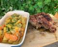 Bild:  Michael Schiffer 
Knusprig braun wird die Puten-Oberkeule gebraten. Dazu gibt es ein leckeres Gemüse mit Kartoffeln und Möhren.