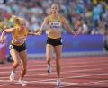 Archivbild: Michael Kappeler/dpa
Die deutsche 4x400-Meter-Staffel mit Corinna Schwab (rechts) wird in München am kommenden Freitag starten. Ihr erstes Einzelrennen läuft Schwab am Montag über die 400 Meter.