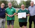 Bild: hho
Gerhard Greim (Zweiter von links), der zweite Vorsitzende des SV Mitterteich, wurde mit der DFB-Uhr ausgezeichnet. Es gratulierten Kreisvorsitzender Siegfried Tabbert (links), der Vereinsehrenamtsbeauftragte Carsten Rohrsetzer (Zweiter von rechts) und Bezirksvorsitzender Thomas Unger.